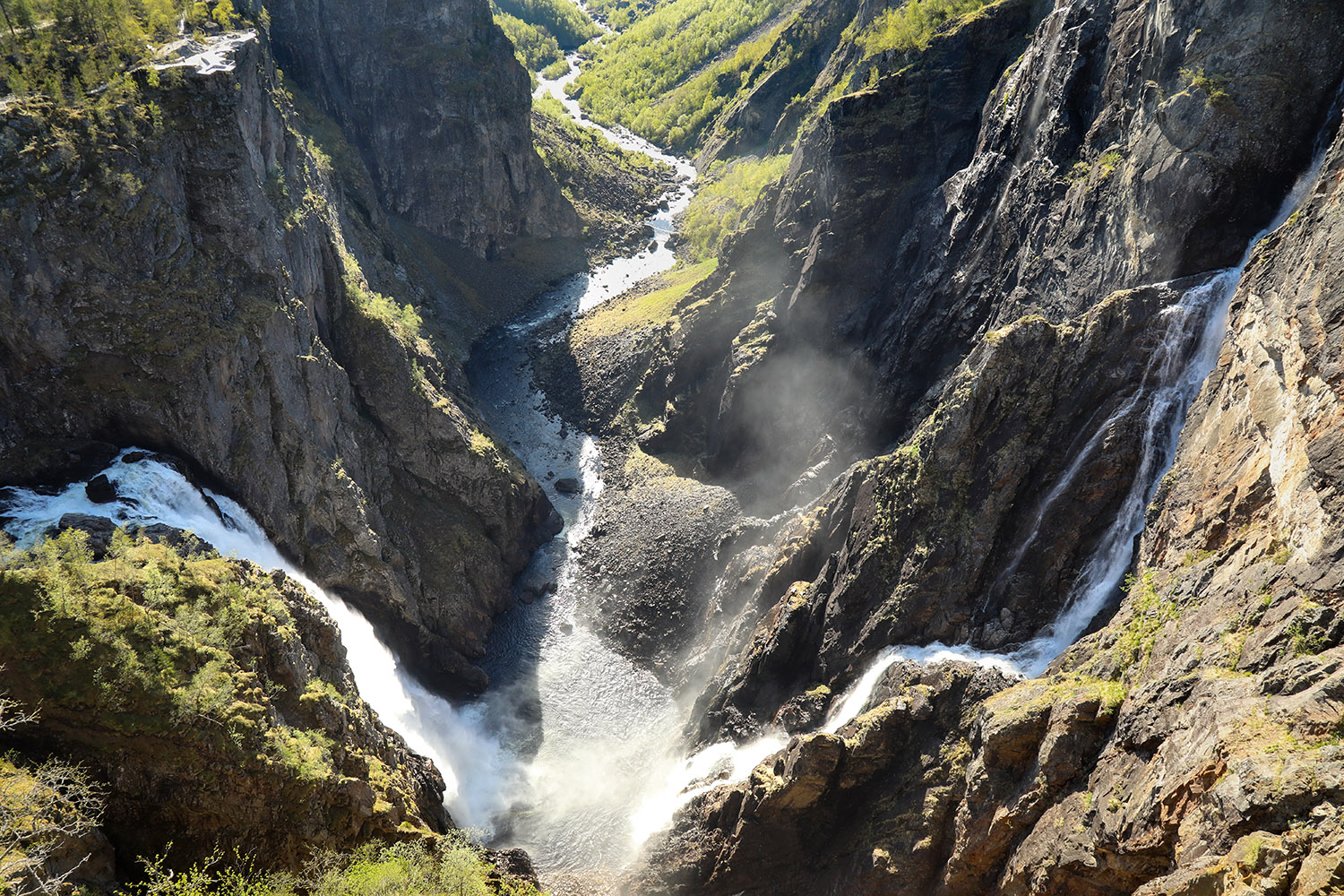 CR2025 044 Voringfossen